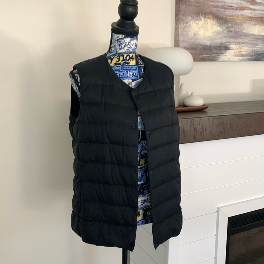 Down vest jacket size medium